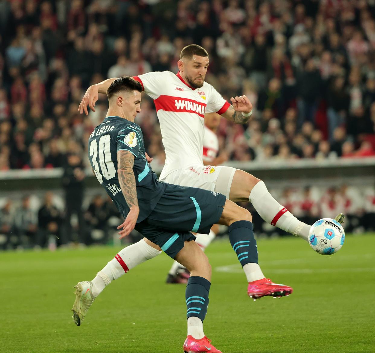 巴伐利亚竞技莱比锡队在德国足球联赛中夺冠