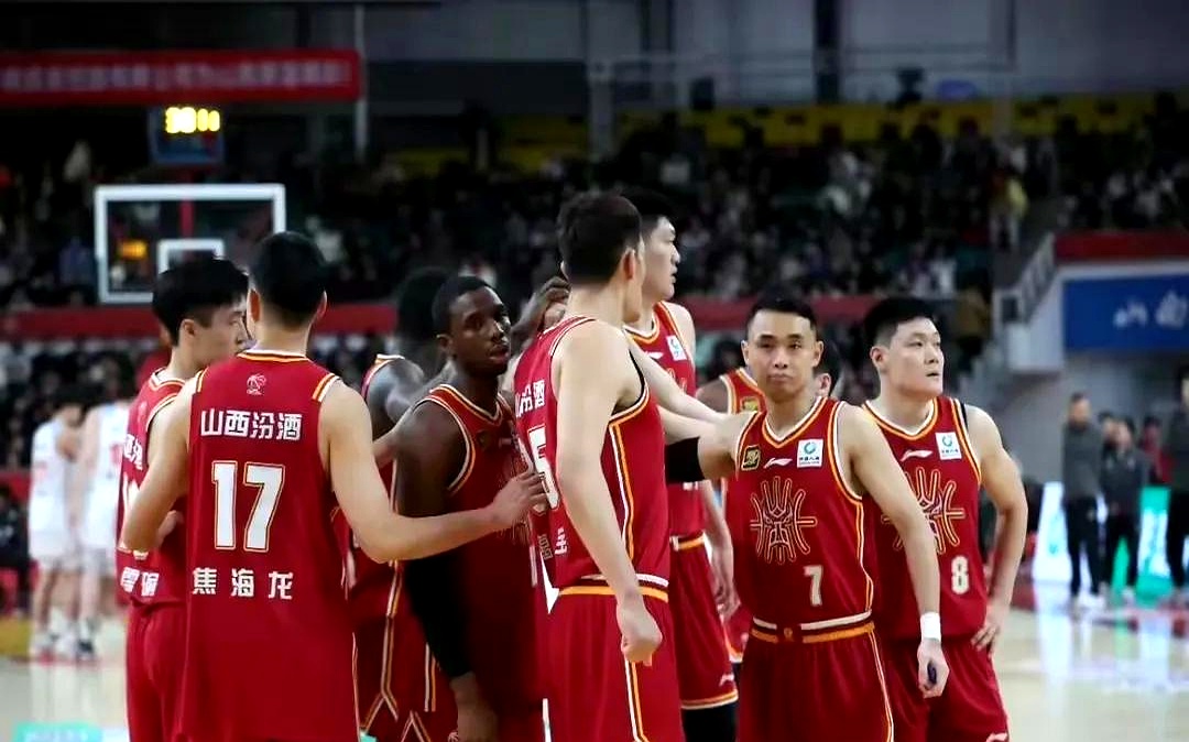 山西男篮亲近球迷举行见面会