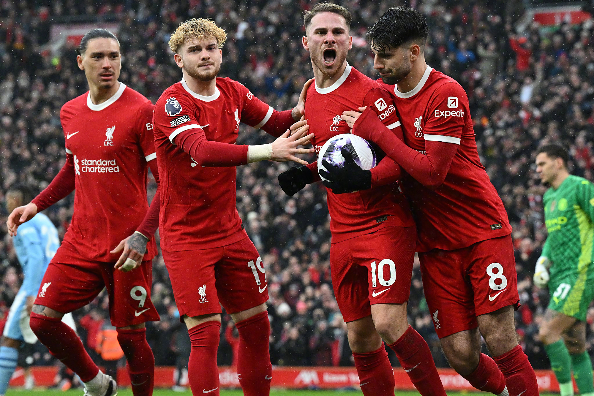 阿尔梅里亚告捷，取得关键胜利的简单介绍