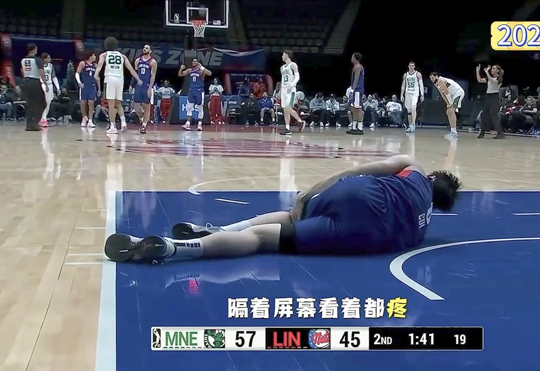 开云平台-包含比分分析明星选手受伤退赛,引发热议的词条