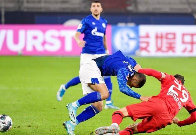 开云APP-沙尔克不敌多特蒙德，积分榜位置有所下滑