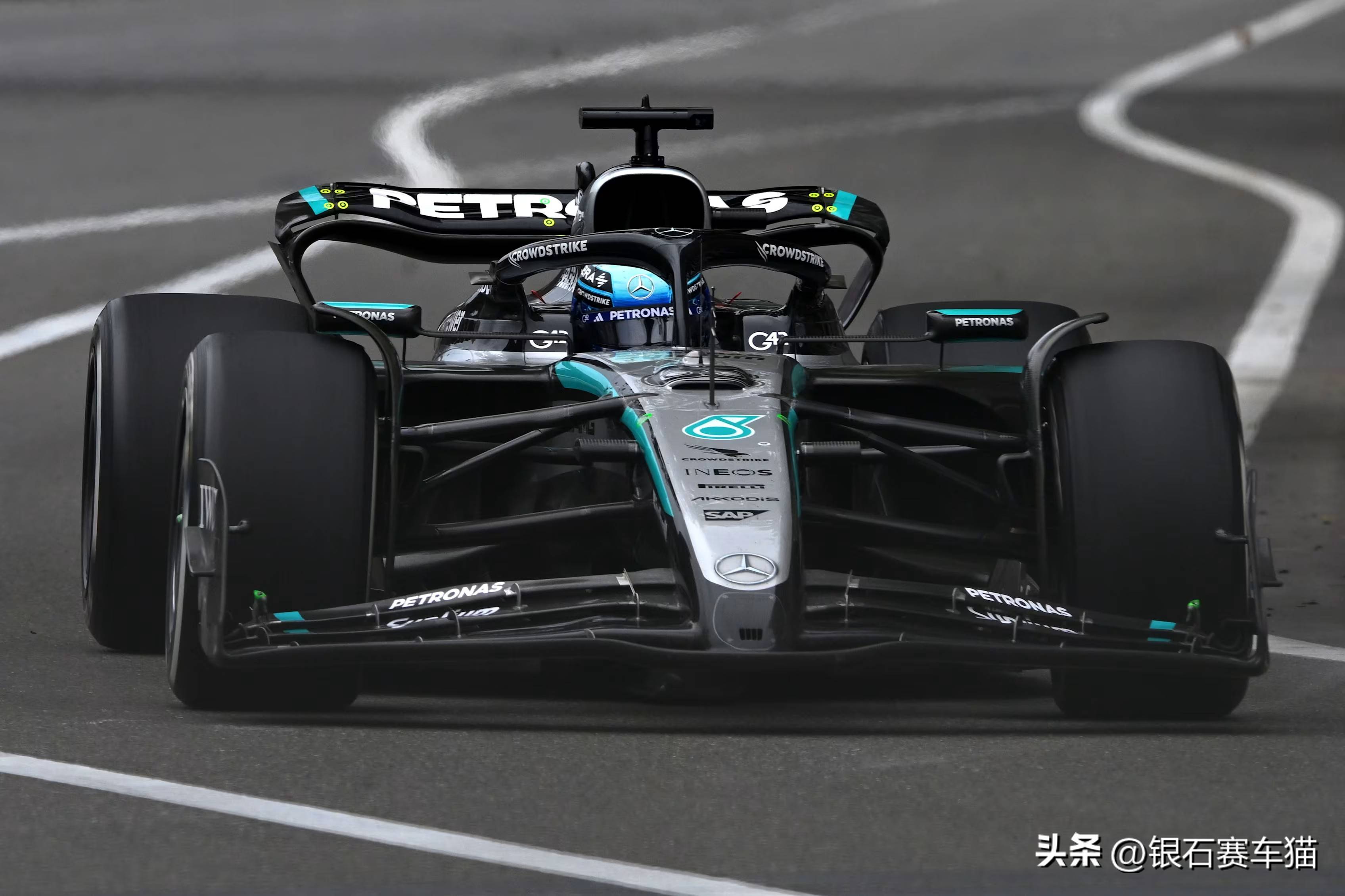 迈凯伦险胜雷诺车队，拉塞尔惊艳四座