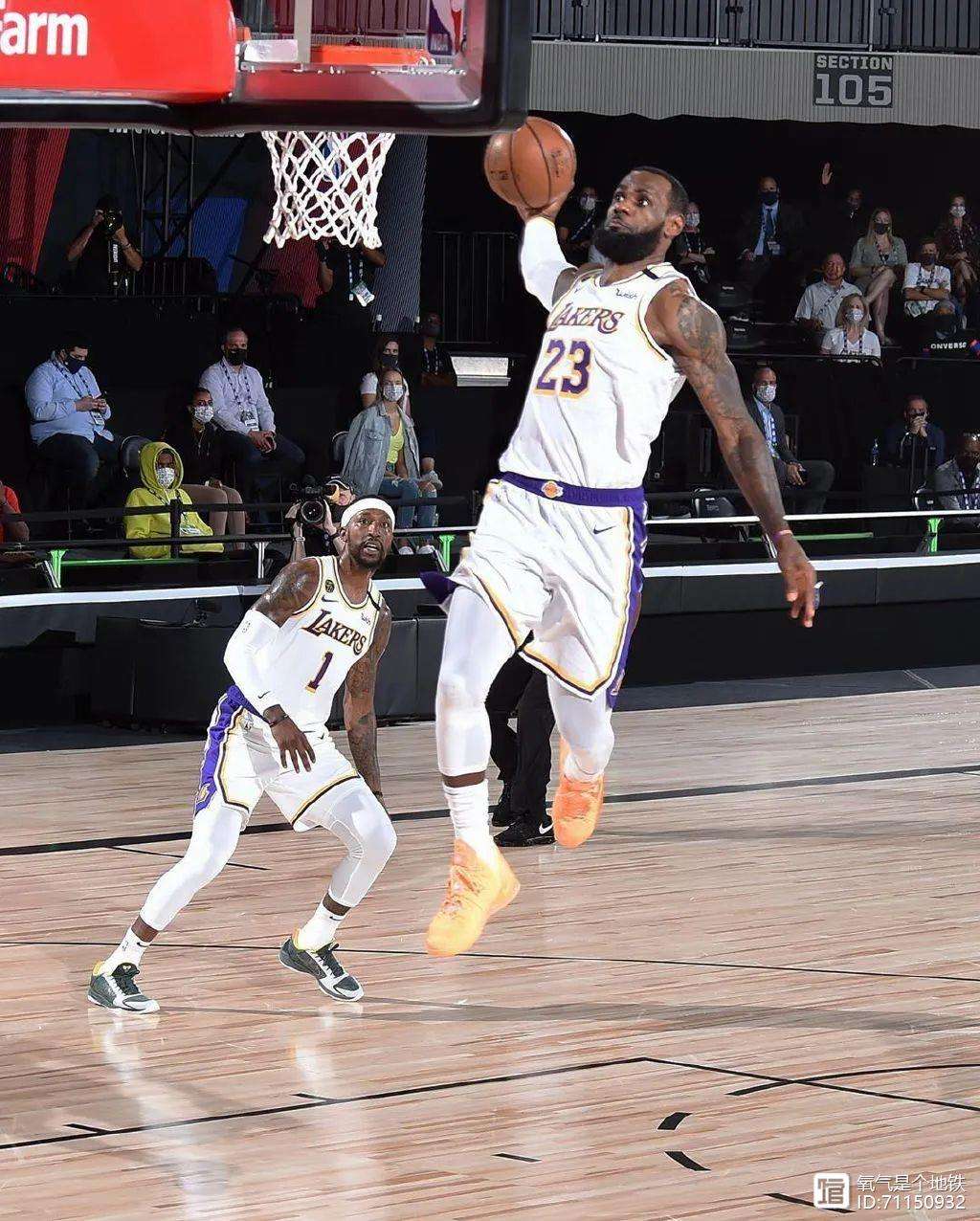 爵士鏖战广州队，詹姆斯带队取胜