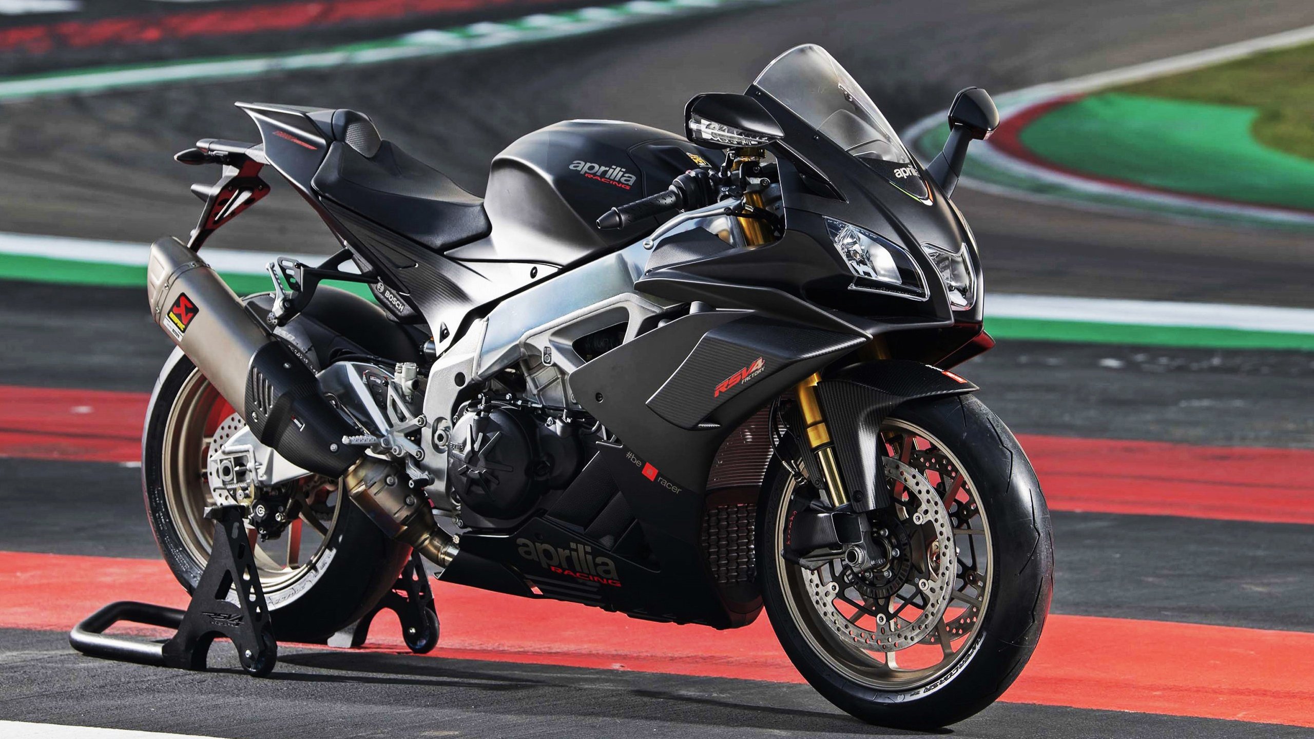 开云体育官网-平行时空的悬念，当湖人鏖战勇士，切特在英超争冠接管比赛