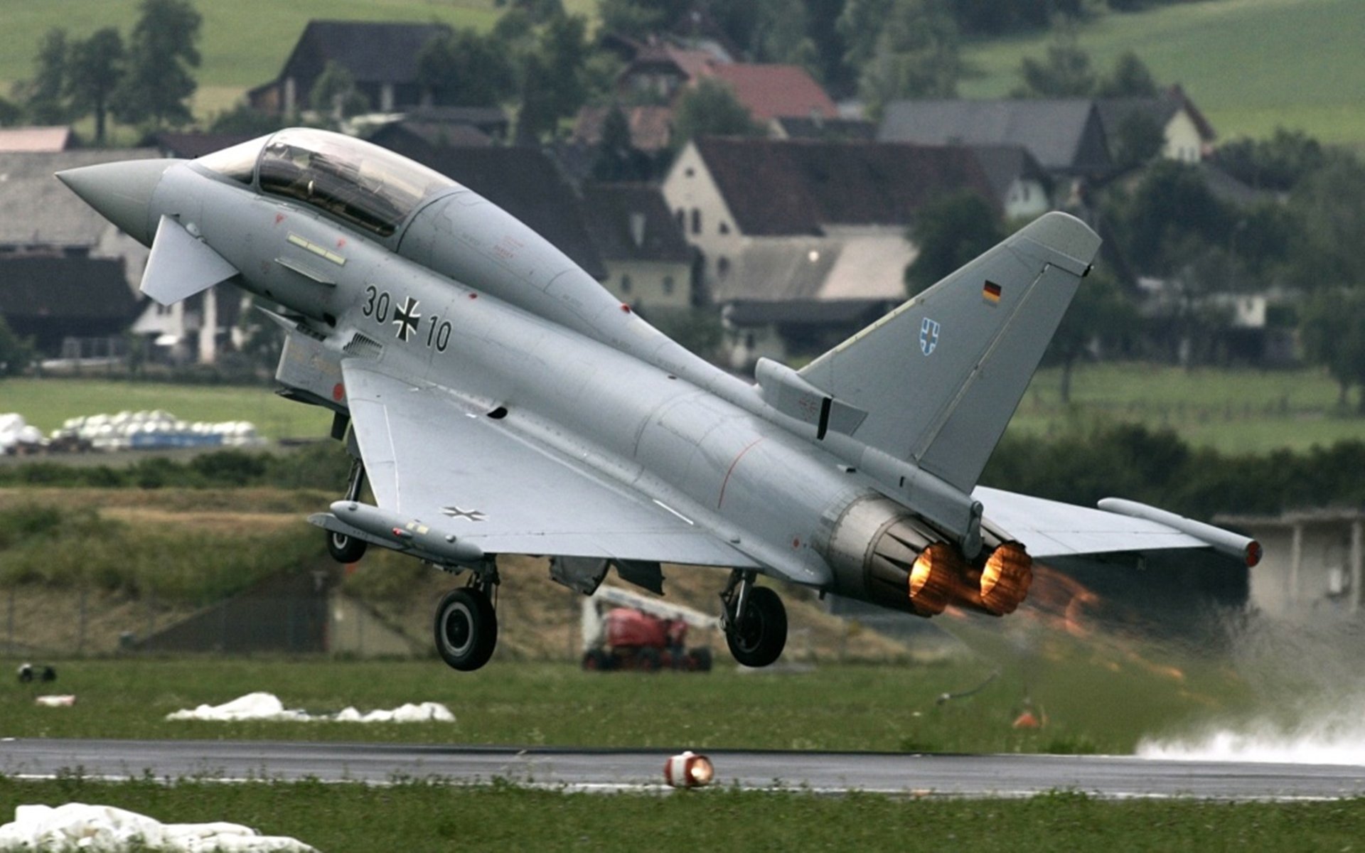 克瓦拉茨赫利亚一剑封喉，利物浦全面压制AC米兰—欧冠双雄会点评